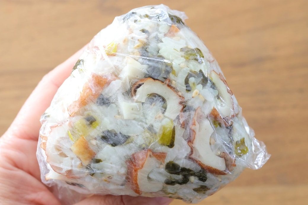 「高菜漬けとちくわのおにぎり」