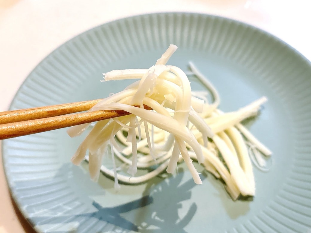 細かくさくとチーズがふわふわになる